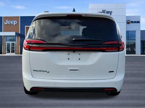 2026 Chrysler Pacifica L
