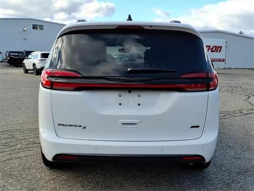 2026 Chrysler Pacifica L