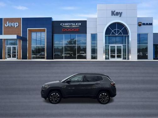 Granite Crystal Metallic Clearcoat 2022 Jeep Compass Limited