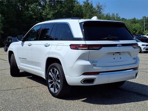 2022 Jeep Grand Cherokee Overland