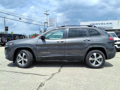 Granite Crystal Metallic Clearcoat 2022 Jeep Cherokee Limited