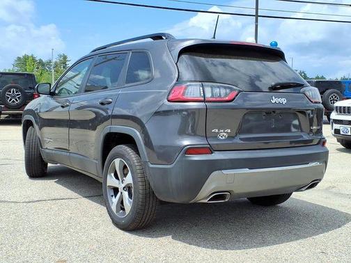 Granite Crystal Metallic Clearcoat 2022 Jeep Cherokee Limited