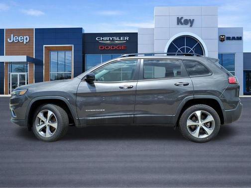 Granite Crystal Metallic Clearcoat 2022 Jeep Cherokee Limited
