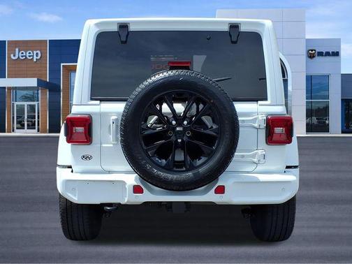 Bright White Clearcoat 2021 Jeep Wrangler Unlimited Sahara