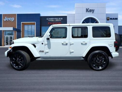 Bright White Clearcoat 2021 Jeep Wrangler Unlimited Sahara