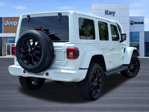 Bright White Clearcoat 2021 Jeep Wrangler Unlimited Sahara