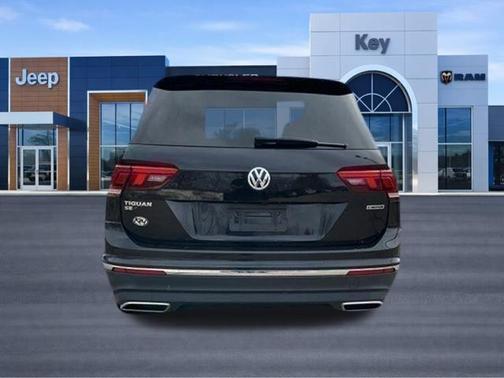 Deep Black 2020 Volkswagen Tiguan 2.0T SE 4MOTION