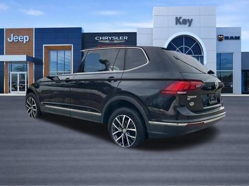Deep Black 2020 Volkswagen Tiguan 2.0T SE 4MOTION