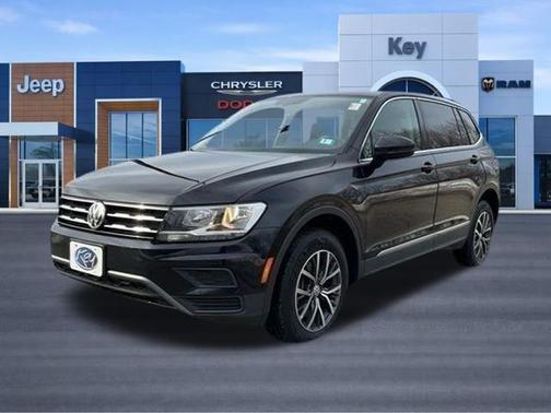Deep Black 2020 Volkswagen Tiguan 2.0T SE 4MOTION