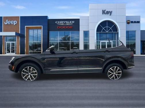 Deep Black 2020 Volkswagen Tiguan 2.0T SE 4MOTION