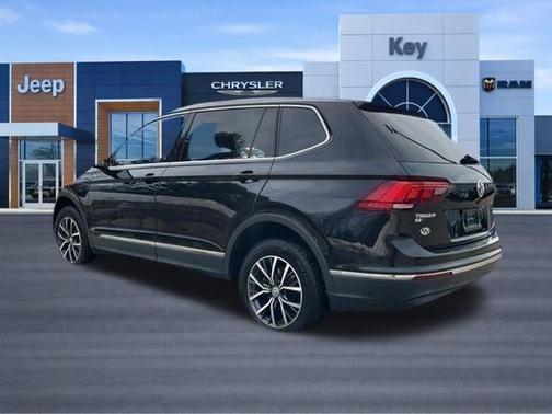 Deep Black 2020 Volkswagen Tiguan 2.0T SE 4MOTION