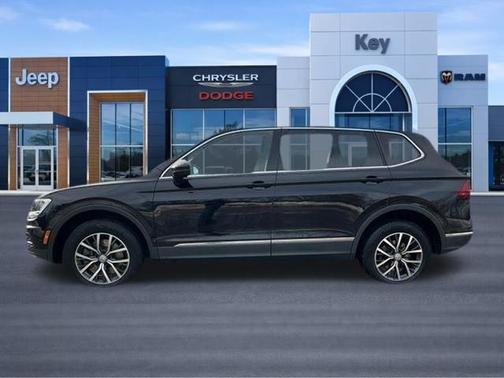 Deep Black 2020 Volkswagen Tiguan 2.0T SE 4MOTION