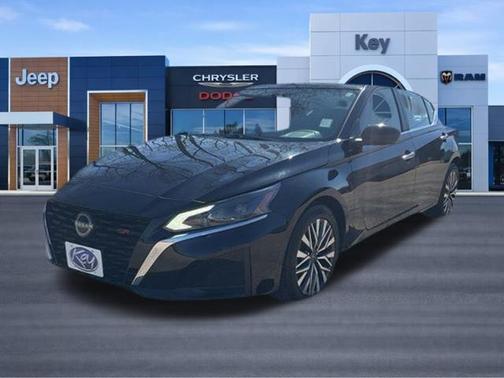 Super Black Clearcoat 2023 Nissan Altima 2.5 SV