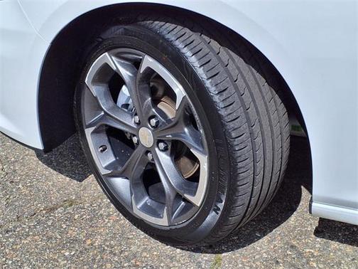 2022 Chevrolet Malibu FWD LT