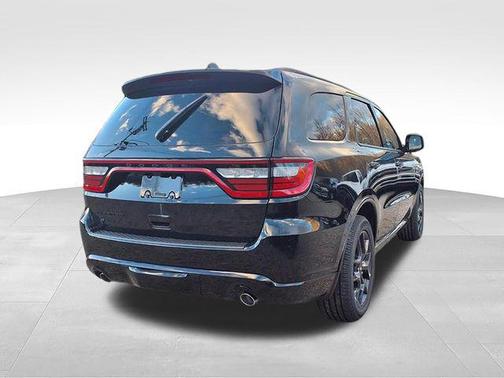 DB Black Crystal Clearcoat 2026 Dodge Durango GT Plus