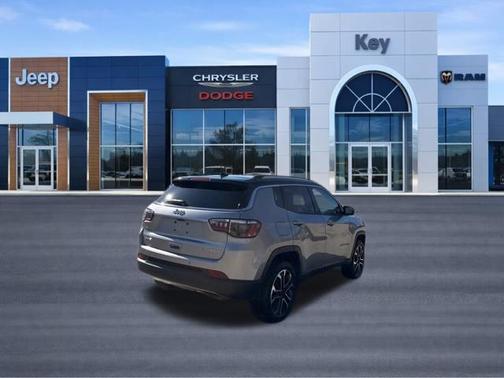 Billet Silver Metallic Clearcoat 2022 Jeep Compass Limited