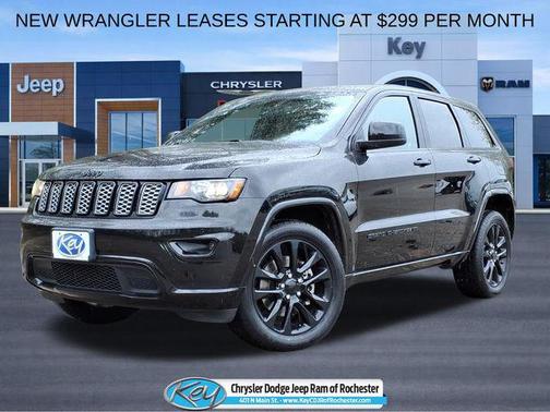 Diamond Black Crystal Pearlcoat 2022 Jeep Grand Cherokee Altitude
