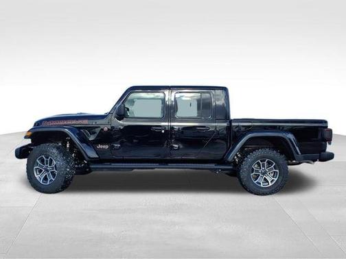 Black Clearcoat 2026 Jeep Gladiator Mojave 4x4