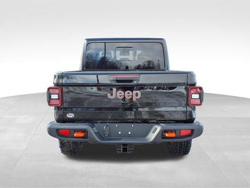 Black Clearcoat 2026 Jeep Gladiator Mojave 4x4
