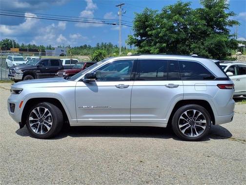 2022 Jeep Grand Cherokee Overland