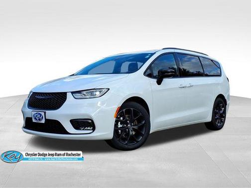 Bright White Clearcoat 2026 Chrysler Pacifica L