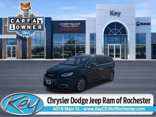 Brilliant Black Crystal Pearlcoat 2024 Chrysler Pacifica Hybrid Select