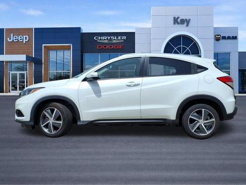 White 2022 Honda HR-V EX-L