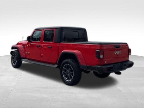Firecracker Red Clearcoat 2022 Jeep Gladiator Overland