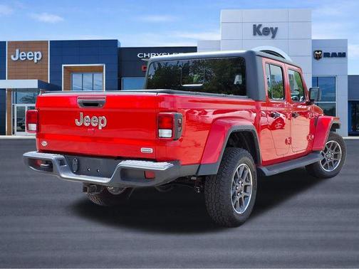 Firecracker Red Clearcoat 2022 Jeep Gladiator Overland