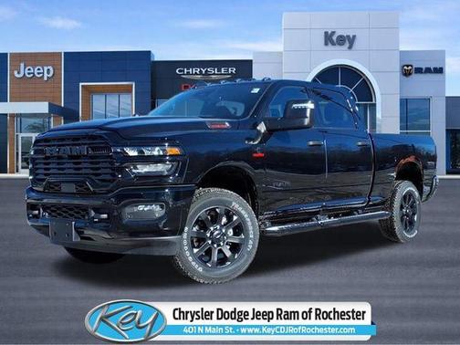 Diamond Black Crystal Pearlcoat 2026 RAM 2500 Big Horn Crew Cab 4x4 6'4' Box