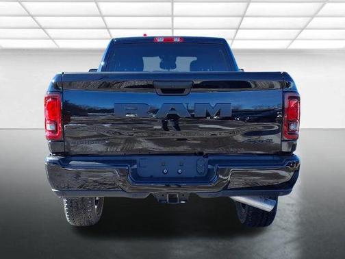 2026 RAM 2500 Big Horn Crew Cab 4x4 6'4' Box