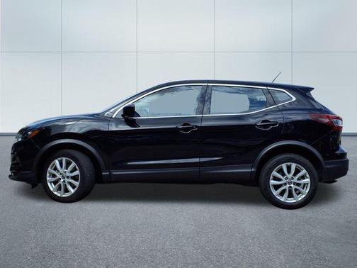 2022 Nissan Rogue Sport S