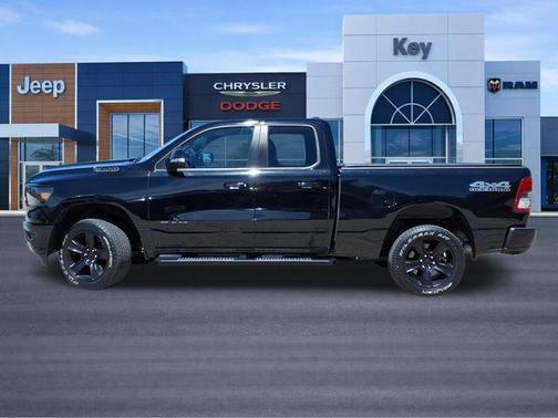 Diamond Black Crystal Pearlcoat 2021 RAM 1500 Big Horn/Lone Star