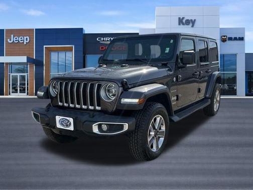 Granite Crystal Metallic Clearcoat 2022 Jeep Wrangler Unlimited Sahara