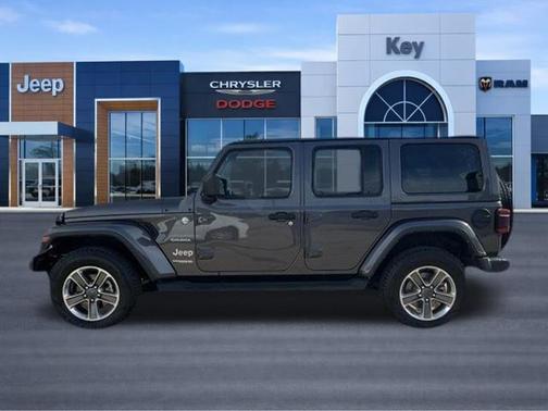 Granite Crystal Metallic Clearcoat 2022 Jeep Wrangler Unlimited Sahara