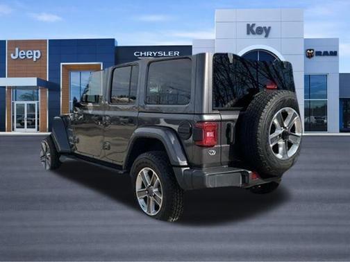 Granite Crystal Metallic Clearcoat 2022 Jeep Wrangler Unlimited Sahara