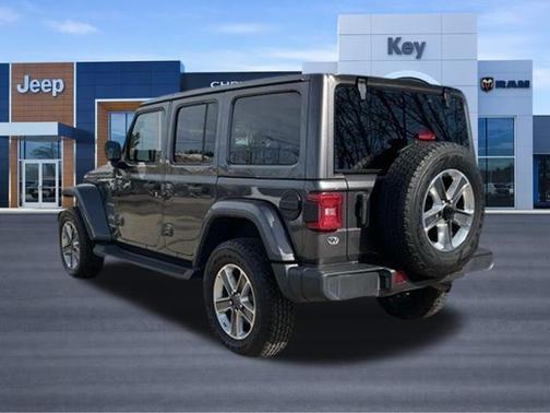 Granite Crystal Metallic Clearcoat 2022 Jeep Wrangler Unlimited Sahara