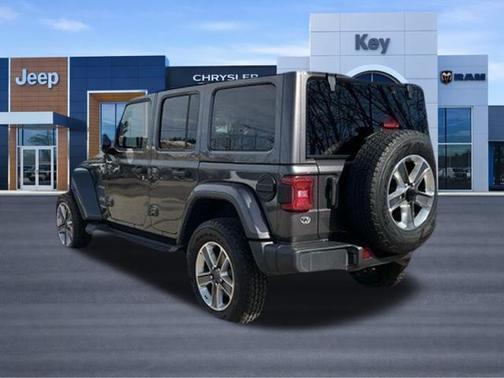 Granite Crystal Metallic Clearcoat 2022 Jeep Wrangler Unlimited Sahara