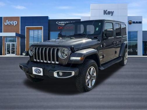 Granite Crystal Metallic Clearcoat 2022 Jeep Wrangler Unlimited Sahara