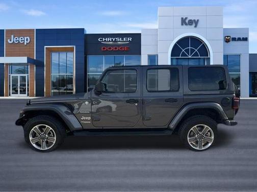 Granite Crystal Metallic Clearcoat 2022 Jeep Wrangler Unlimited Sahara