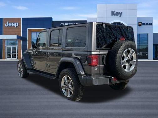 Granite Crystal Metallic Clearcoat 2022 Jeep Wrangler Unlimited Sahara