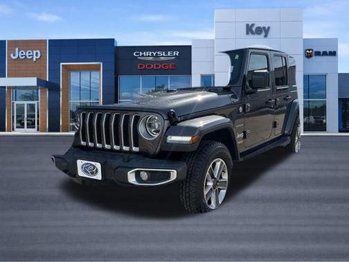 Granite Crystal Metallic Clearcoat 2022 Jeep Wrangler Unlimited Sahara
