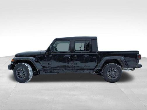 Black Clearcoat 2026 Jeep Gladiator Sport S