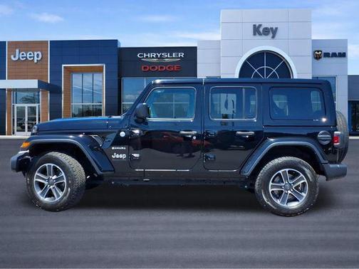 Black Clearcoat 2023 Jeep Wrangler 4-Door Sahara
