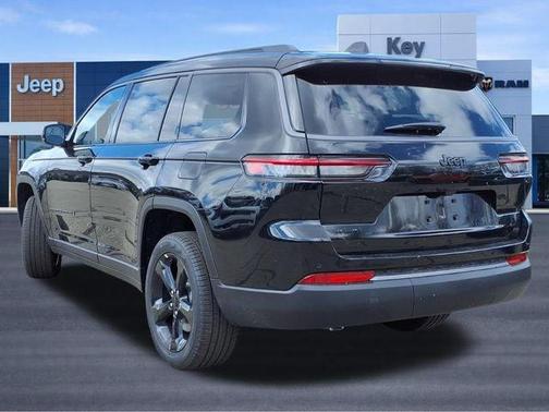 Diamond Black Crystal Pearlcoat 2026 Jeep Grand Cherokee L Limited