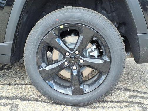 Diamond Black Crystal Pearlcoat 2026 Jeep Grand Cherokee L Limited