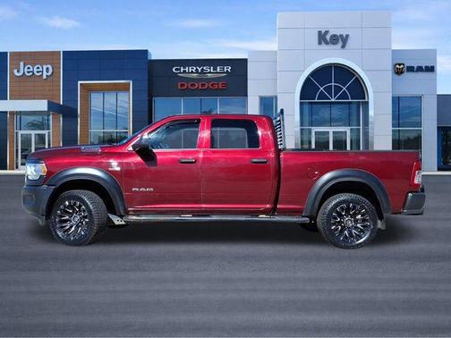 Delmonico Red Pearlcoat 2022 RAM 3500 Tradesman Crew Cab 4x4 6'4' Box
