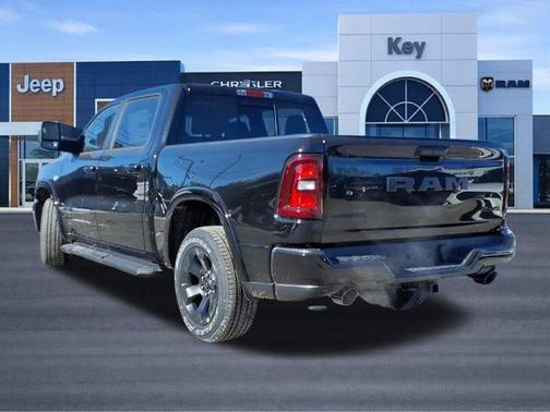 Diamond Black Crystal Pearlcoat 2026 RAM 1500 Big Horn/Lone Star