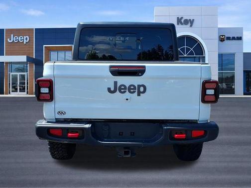 Bright White Clearcoat 2021 Jeep Gladiator Rubicon