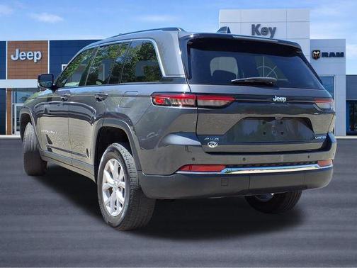 Baltic Gray Metallic Clearcoat 2022 Jeep Grand Cherokee Limited